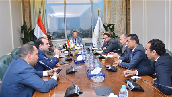 وزير التموين خلال