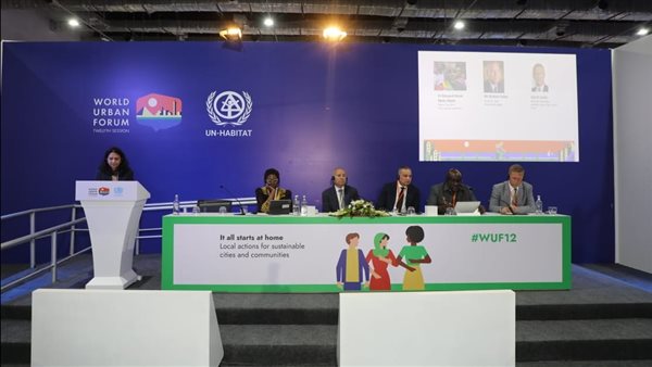 محافظ القاهرة خلال