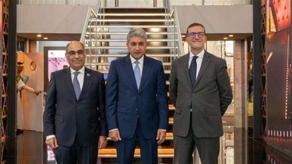 وزير السياحة 