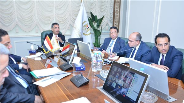 اجتماع وزير التموين