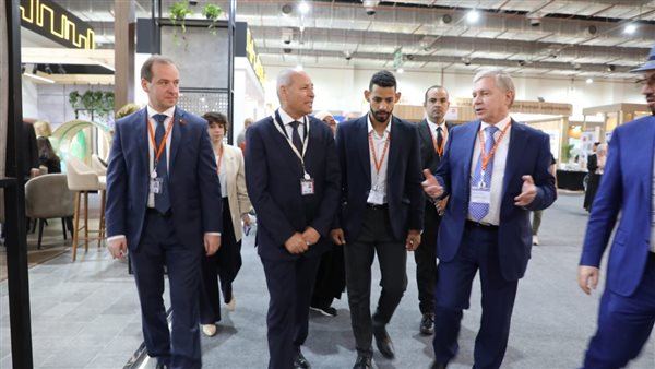 محافظ القاهرة خلال