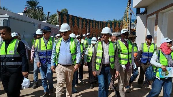 جولة نائب وزير الإسكان