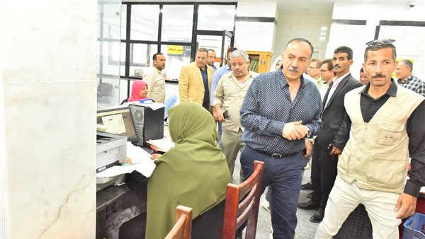  محافظ أسيوط يتفقد