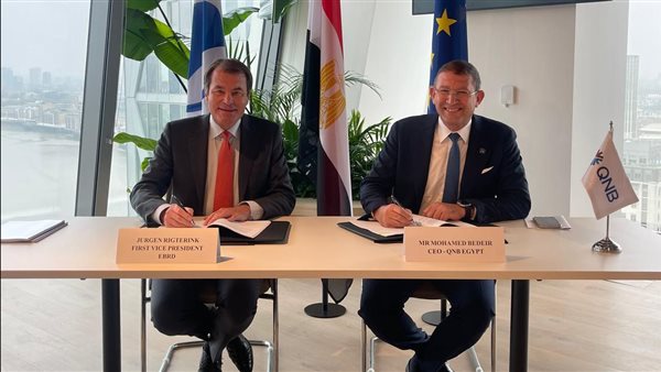 جانب من توقيع البرتوكول