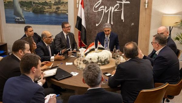 وزير السياحة