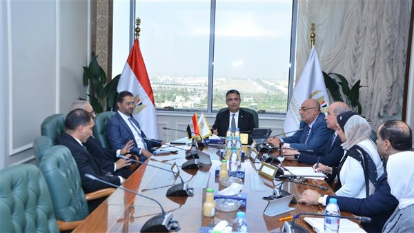  وزير التموين والتجارة