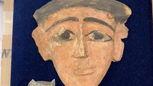 القطع الأثرية 