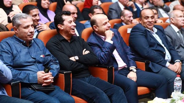 وزير الشباب والرياضة