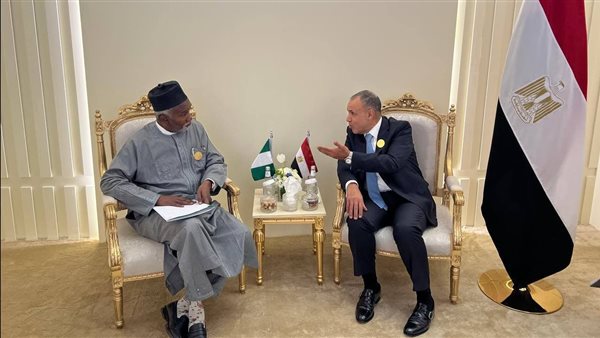 وزير الخارجية خلال