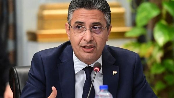 وزير التموين والتجارة