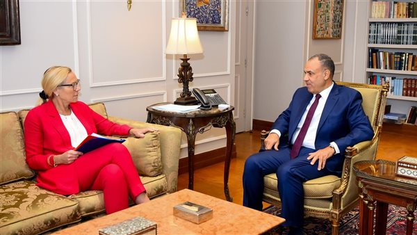 وزير الخارجية يستقبل