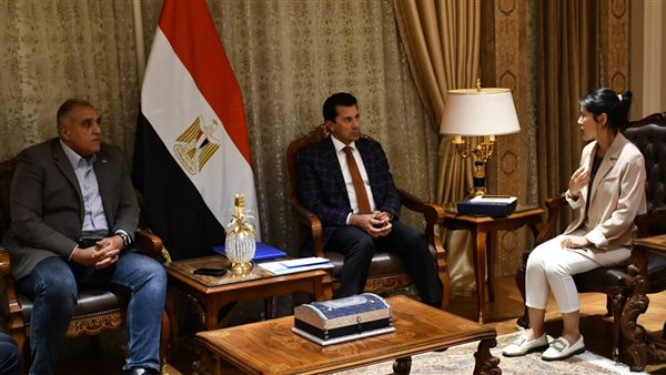 وزير الشباب والرياضة