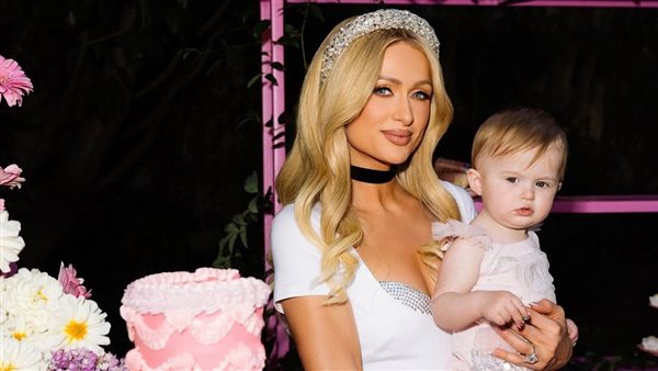 باريس هيلتون وابنتها