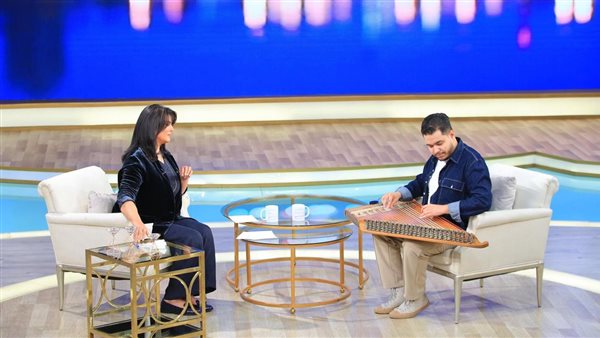 منى الشاذلي تستضيف