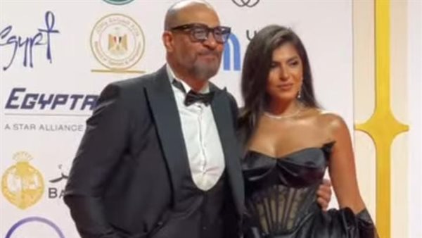 ماجد المصري وزوجتة