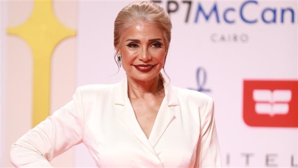 سوسن بدر تخطف الأنظار