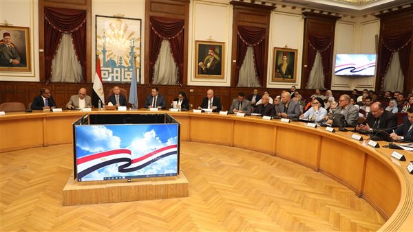 محافظ القاهرة أثناء