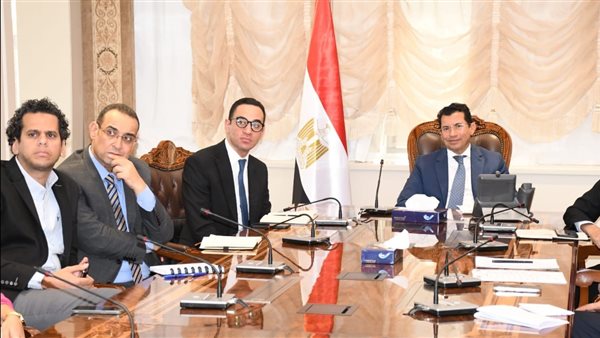 وزير الشباب والرياضة