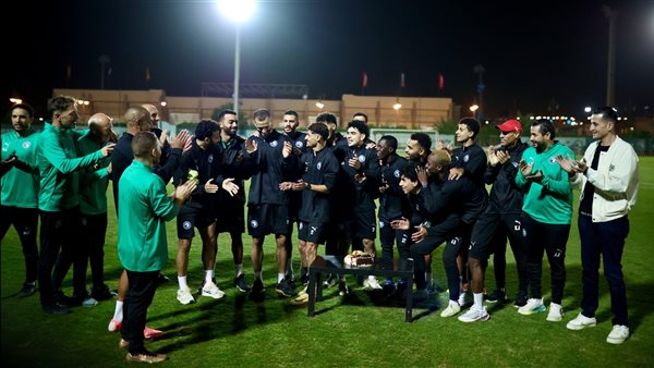 بيراميدز يحتفل بعيد