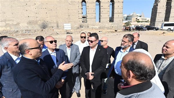 وزير الإسكان 