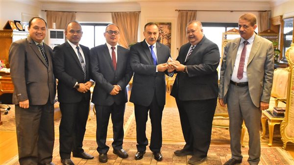 محافظ أسيوط