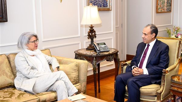 وزير الخارجية أثناء