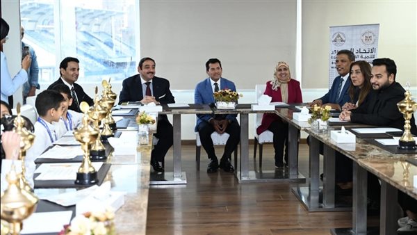 وزير الشباب والرياضة