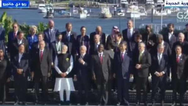 الرئيس السيسي يتوسط