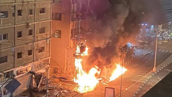 مخاوف من انهيار مبنى