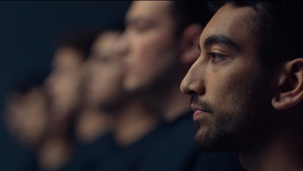 عرض فيلم في الكاميرا