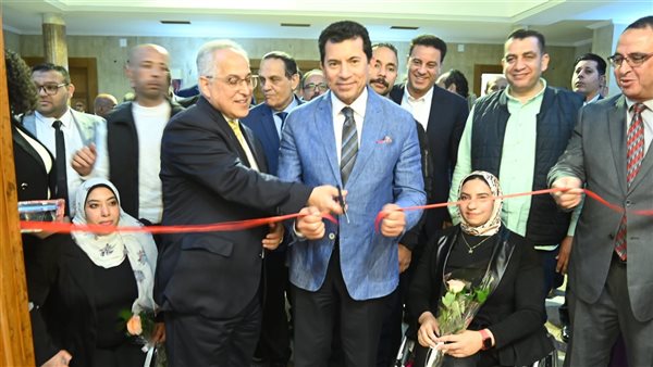 وزير الشباب يفتتح