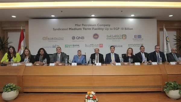 جانب من توقيع الشراكة