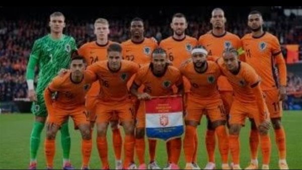 تشكيل هولندا أمام