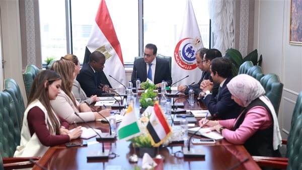 لقاء وزير الصحة 