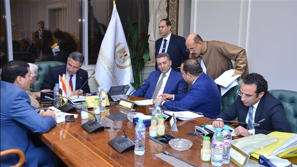 وزير التموين يعقد