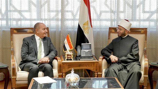 وزير الأوقاف والسفير