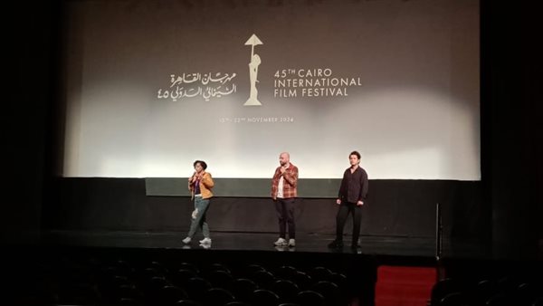 مخرج فيلم آيشا بطل