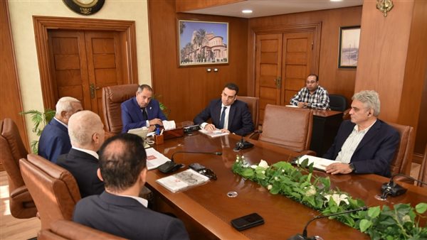 محافظ بورسعيد وممثلي