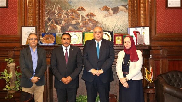 محافظ مطروح ورئيس