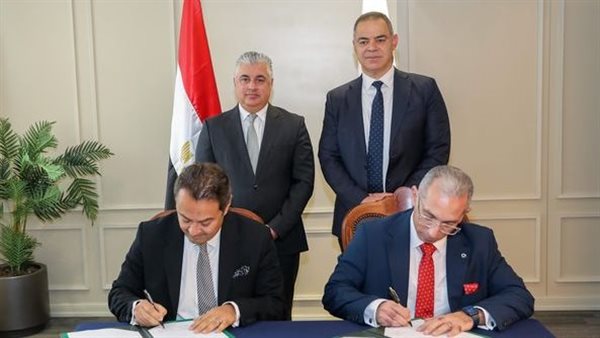 جانب من توقيع التعاون