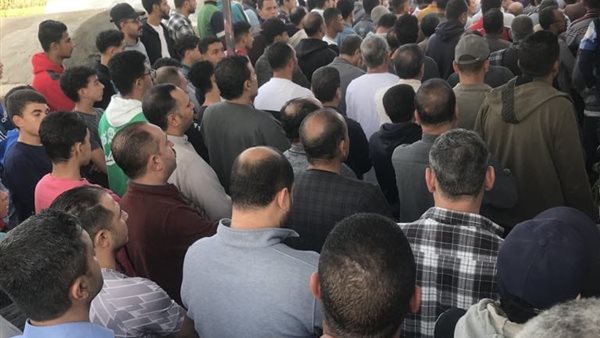 بالزغاريط والورود