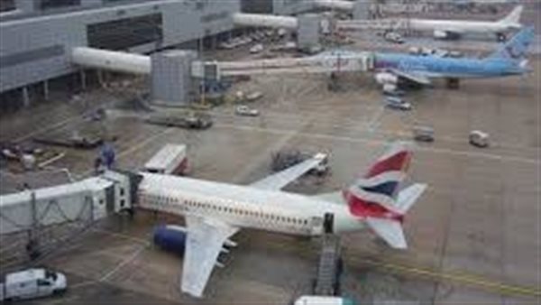   إخلاء مبنى مطار