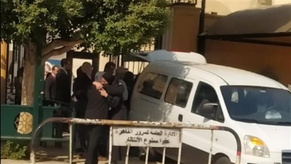 جنازه والده الفنانه