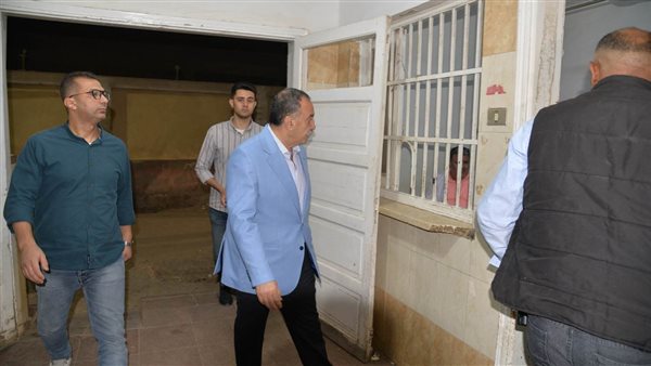 محافظ أسيوط 