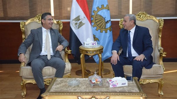 محافظ الغربية يستقبل