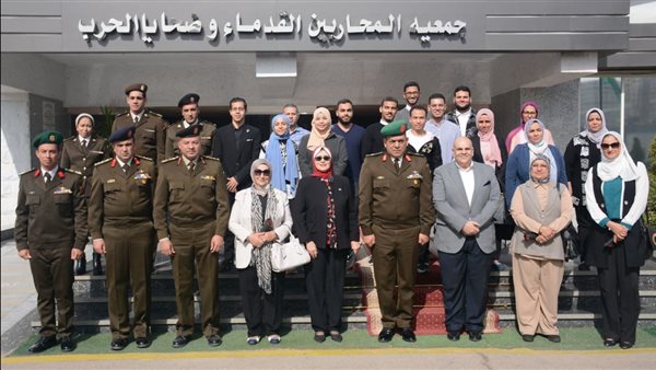 وفد جامعة القاهرة