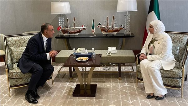 وزير الخارجية خلال