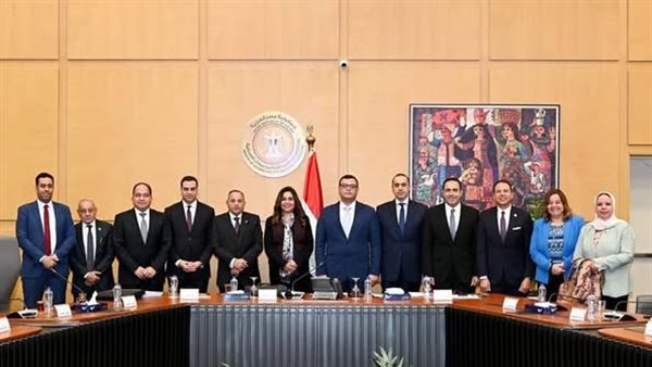 وزراء الإسكان والتنمية