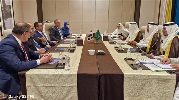 وزير الاستثمار خلال