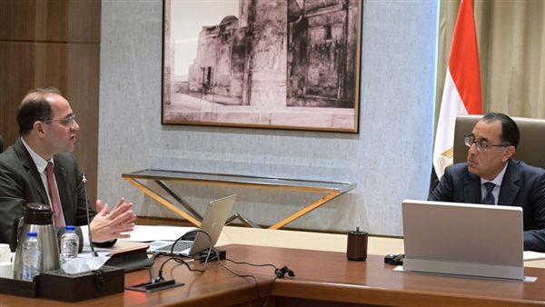 اجتماع وزير المالية